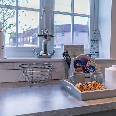 The Rockpools, 2 At The Bay Village, Filey, Dog Friendly, Sleep 12 Vakantiehuis