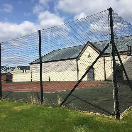 Vakantiehuis The Rockpools, 2 At The Bay Village, Filey, Dog Friendly, Sleep 12 Reighton