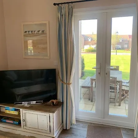 Vakantiehuis The Rockpools, 2 At The Bay Village, Filey, Dog Friendly, Sleep 12 *