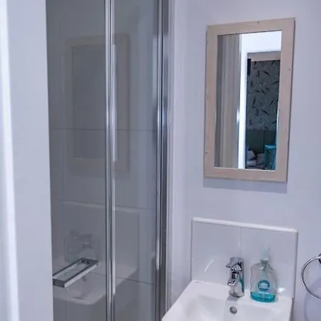 The Rockpools, 2 At The Bay Village, Filey, Dog Friendly, Sleep 12 Vakantiehuis *