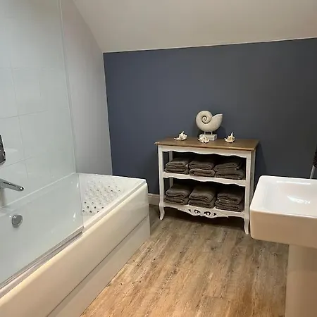 The Rockpools, 2 At The Bay Village, Filey, Dog Friendly, Sleep 12