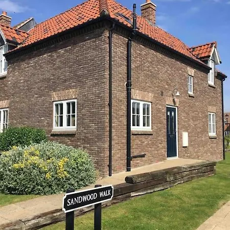 The Rockpools, 2 At The Bay Village, Filey, Dog Friendly, Sleep 12 Dom wakacyjny