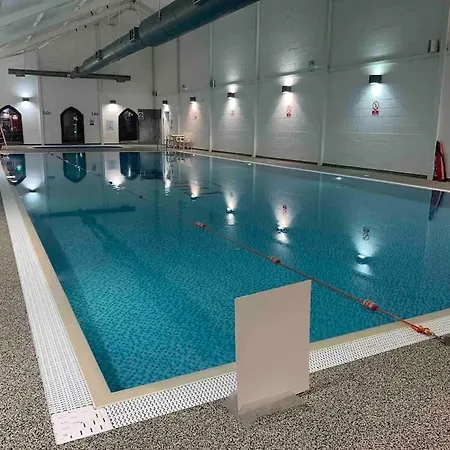 The Rockpools, 2 At The Bay Village, Filey, Dog Friendly, Sleep 12 Reighton