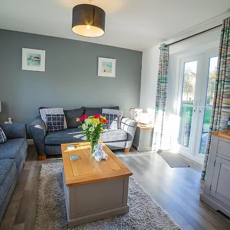 The Rockpools, 2 At The Bay Village, Filey, Dog Friendly, Sleep 12 Dom wakacyjny Reighton