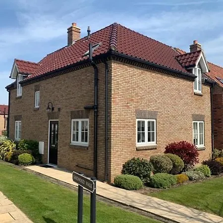 The Rockpools, 2 At The Bay Village, Filey, Dog Friendly, Sleep 12