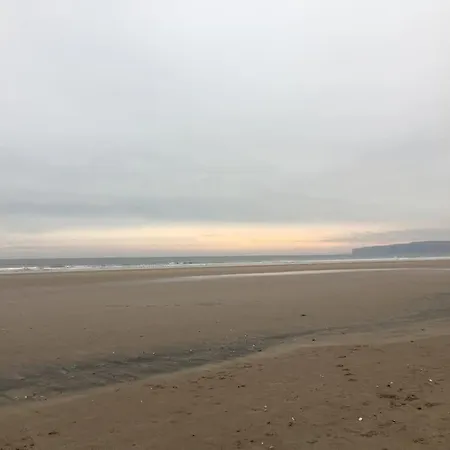 The Rockpools, 2 At The Bay Village, Filey, Dog Friendly, Sleep 12 Holiday home