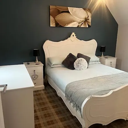 Holiday home The Rockpools, 2 At The Bay Village, Filey, Dog Friendly, Sleep 12