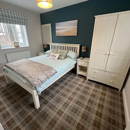 Holiday home The Rockpools, 2 At The Bay Village, Filey, Dog Friendly, Sleep 12 *