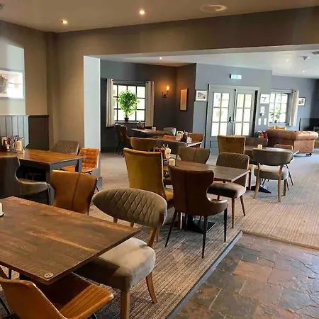 The Rockpools, 2 At The Bay Village, Filey, Dog Friendly, Sleep 12 *