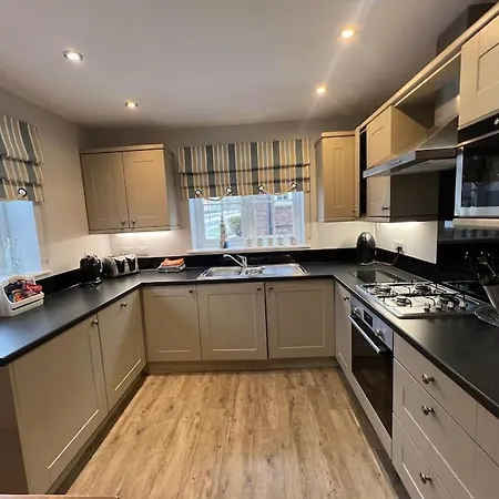 The Rockpools, 2 At The Bay Village, Filey, Dog Friendly, Sleep 12 Reighton